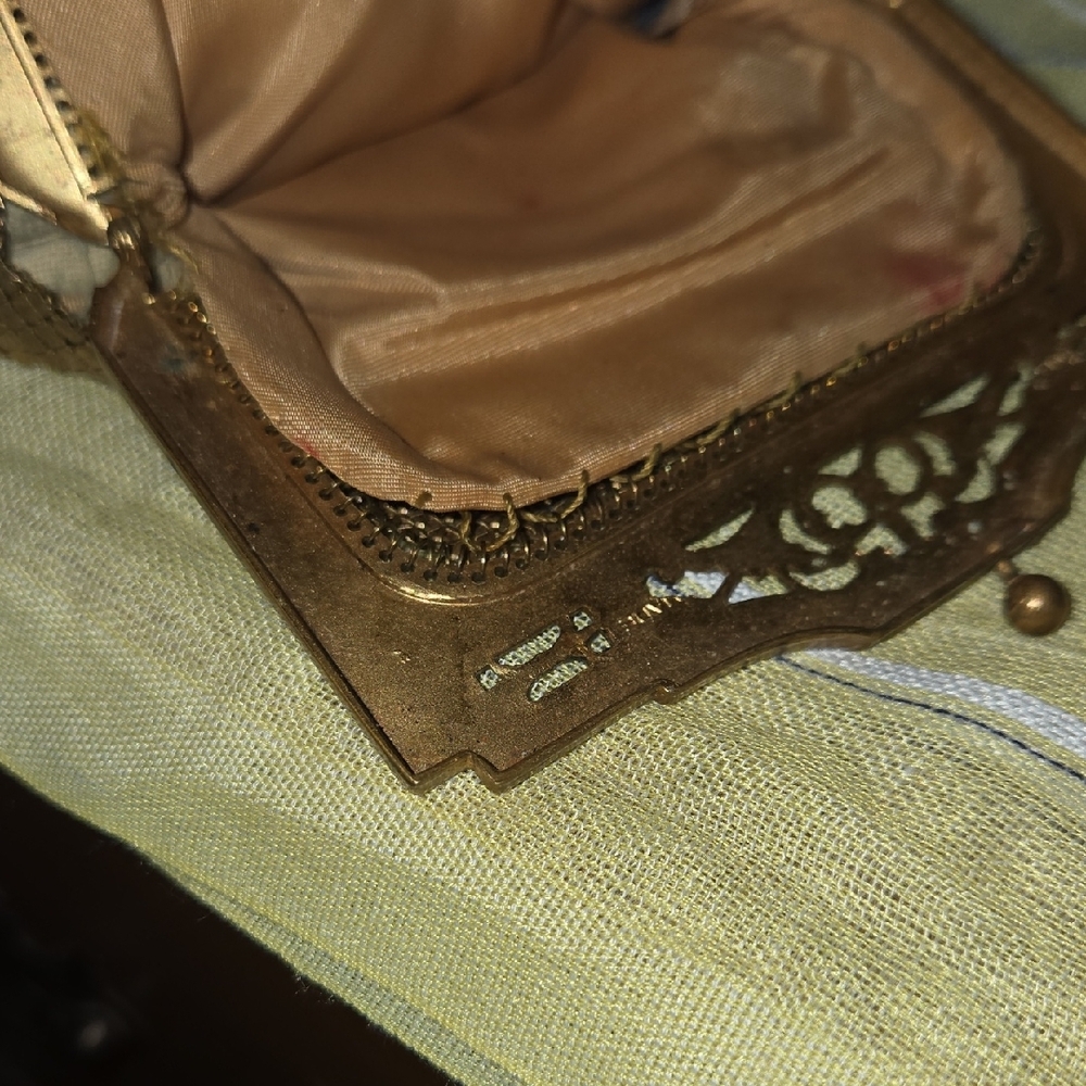 Elegant Gold Mesh Evening Bag - Picture 6 of 8